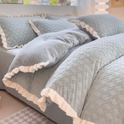 91家纺网 家纺一手货源 找家纺 （总）KA家纺 2025新款冬季花边款雕花牛奶绒四件套花朵朵系列