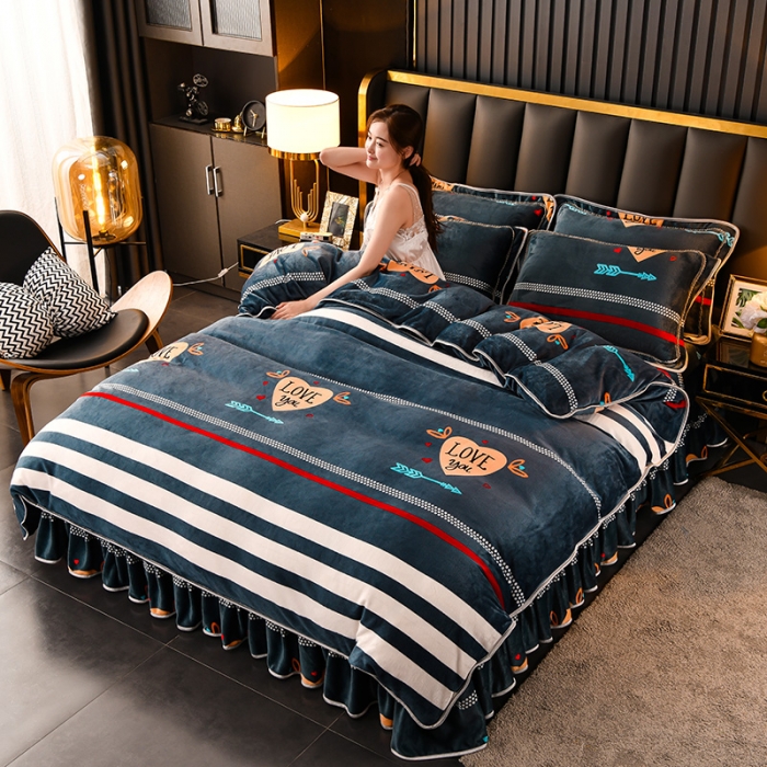 91家纺网 家纺一手货源 找家纺 千嘻汇 2023新款7斤牛奶绒金貂法莱绒床裙款保暖四件套爱心箭