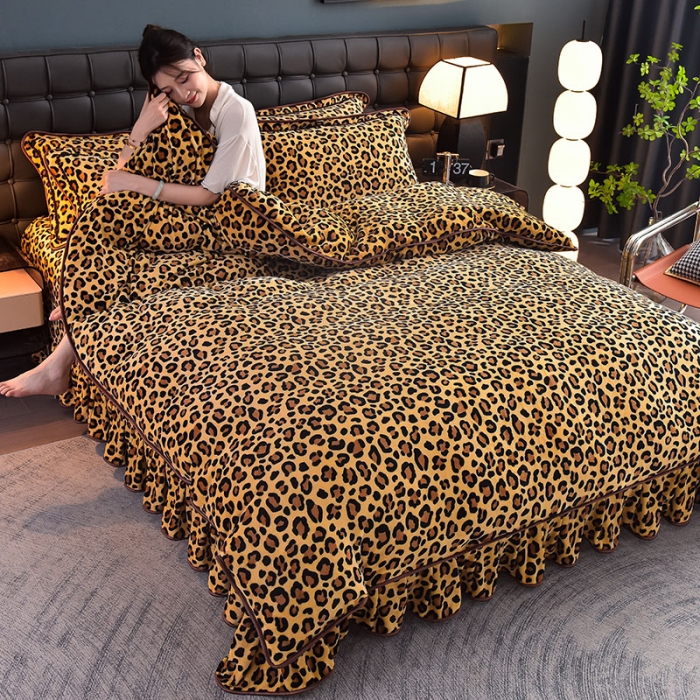 91家纺网 家纺一手货源 找家纺 千嘻汇 2023新款7斤牛奶绒金貂法莱绒床裙款保暖四件套豹纹