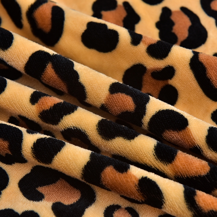 91家纺网 家纺一手货源 找家纺 千嘻汇 2023新款7斤牛奶绒金貂法莱绒床裙款保暖四件套豹纹