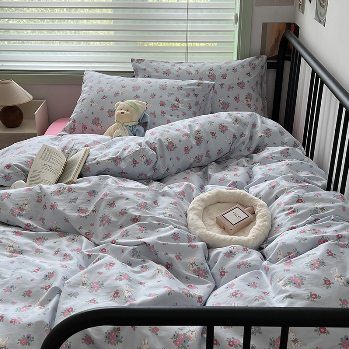 91家纺网 家纺一手货源 找家纺 昔可 2023新款全棉卡通小清新四件套 蓝底花奶油兔