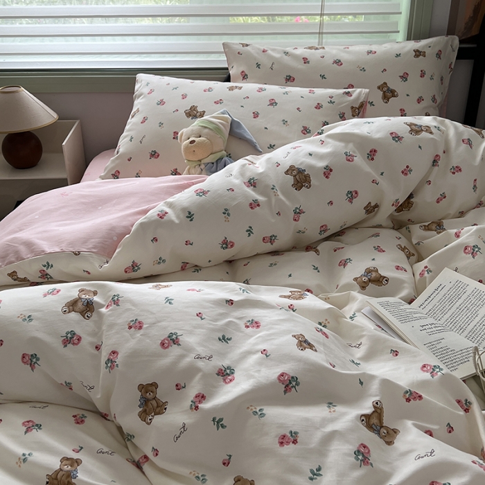 91家纺网 家纺一手货源 找家纺 昔可 2023新款全棉卡通小清新四件套 玫瑰小熊公仔