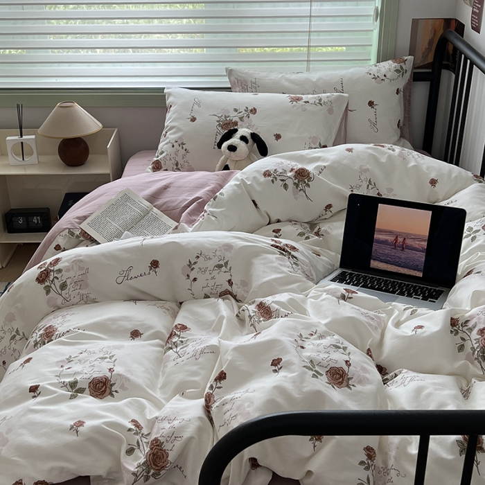 91家纺网 家纺一手货源 找家纺 昔可 2023新款全棉卡通小清新四件套 中古字母玫瑰