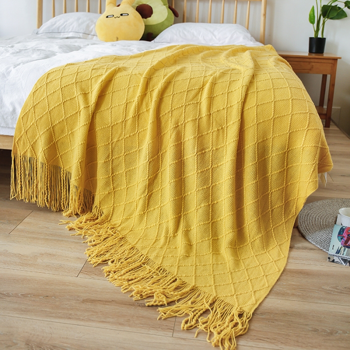 91家纺网 家纺一手货源 找家纺 2025新款针织毯沙发毯盖毯流苏薄毯子 明黄