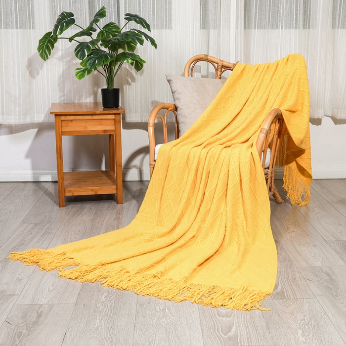 91家纺网 家纺一手货源 找家纺 2025新款针织毯沙发毯盖毯流苏薄毯子 明黄