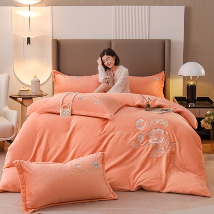 91家纺网 家纺一手货源 找家纺 漫布云2023大版花卉牛奶绒刺绣花四件套婴儿宝宝兔兔绒法莱金貂绒四件套