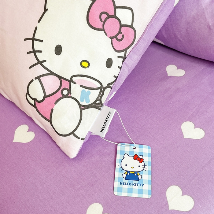 91家纺网 家纺一手货源 找家纺 金爱家 2023新款三丽鸥正版授权纯棉印花系列四件套 灰色棉三丽鸥-草莓Kitty