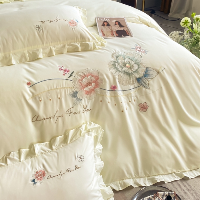 91家纺网 家纺一手货源 找家纺 2023新款韩版亲肤磨毛刺绣蕾丝床裙床单如意系列四件套 达琳美-奶油黄