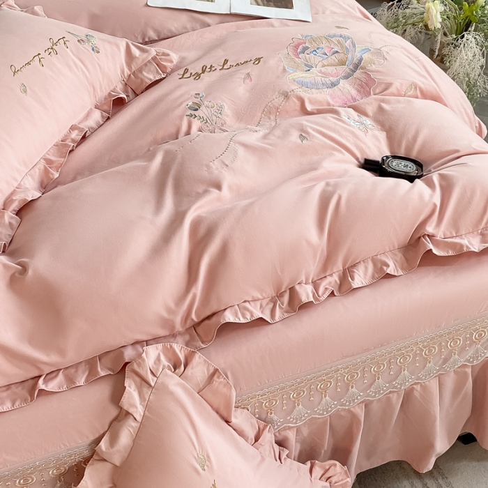 91家纺网 家纺一手货源 找家纺 艺玲 2023新款韩版亲肤磨毛刺绣蕾丝床裙床单如意系列四件套 缇娜-豆沙粉