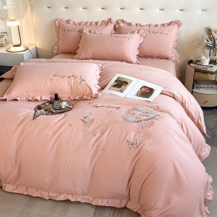 91家纺网 家纺一手货源 找家纺 艺玲 2023新款韩版亲肤磨毛刺绣蕾丝床裙床单如意系列四件套 缇娜-豆沙粉