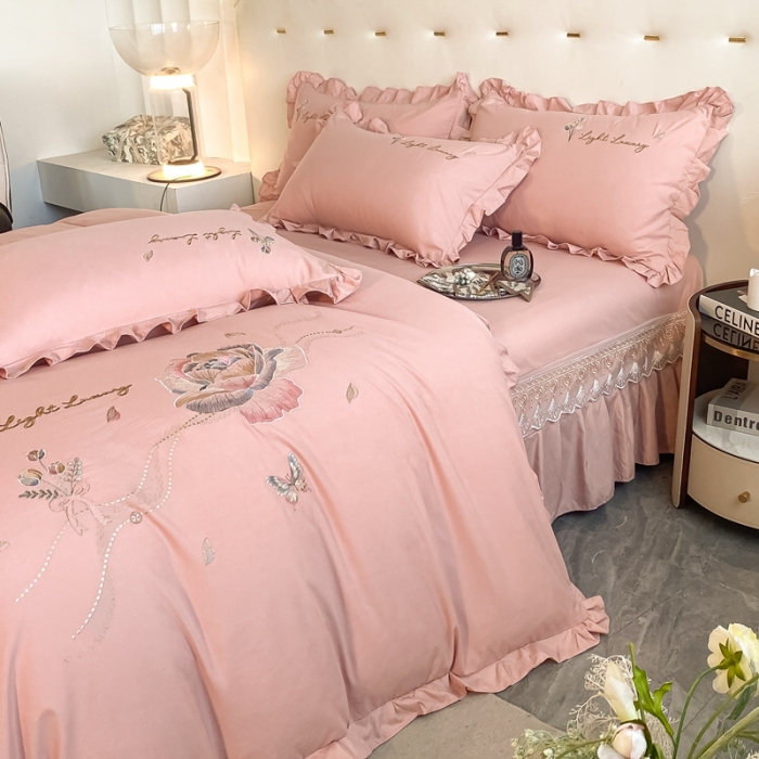 91家纺网 家纺一手货源 找家纺 艺玲 2023新款韩版亲肤磨毛刺绣蕾丝床裙床单如意系列四件套 缇娜-豆沙粉