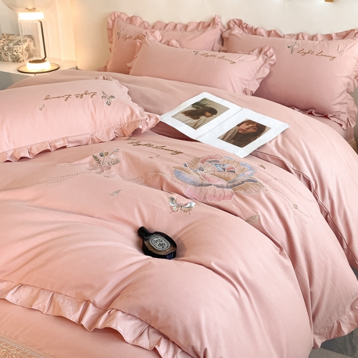 91家纺网 家纺一手货源 找家纺 艺玲 2023新款韩版亲肤磨毛刺绣蕾丝床裙床单如意系列四件套 缇娜-豆沙粉