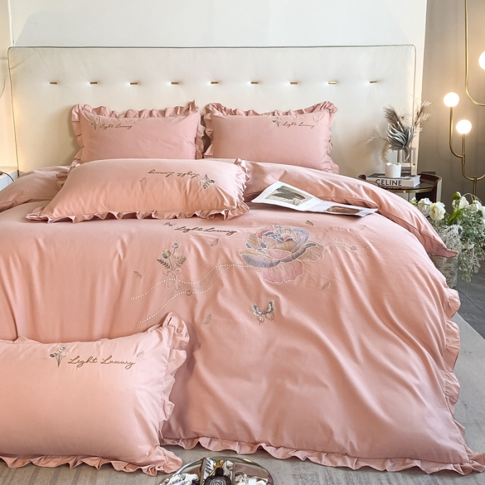 91家纺网 家纺一手货源 找家纺 艺玲 2023新款韩版亲肤磨毛刺绣蕾丝床裙床单如意系列四件套 缇娜-豆沙粉