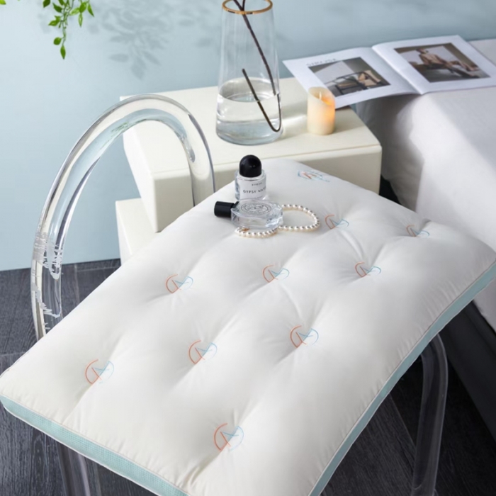 91家纺网 家纺一手货源 找家纺 （总）剑桥枕业 2023新款A类蜂窝低羽丝绒软枕矮枕芯枕10个起拿