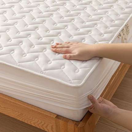 91家纺网 家纺一手货源 找家纺 （总）卡伦 2025新款原棉抗菌大豆纤维防水夹棉床笠