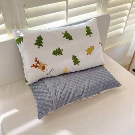 91家纺网 家纺一手货源 找家纺 希诺 2023新款全棉婴幼儿双层纱儿童可拆洗豆豆枕午睡枕 森林小鹿