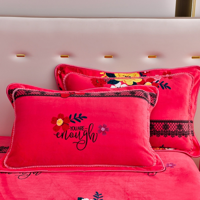 91家纺网 家纺一手货源 找家纺 贝诗梦 2022新款加厚230克9斤牛奶绒金貂绒四件套粉恋