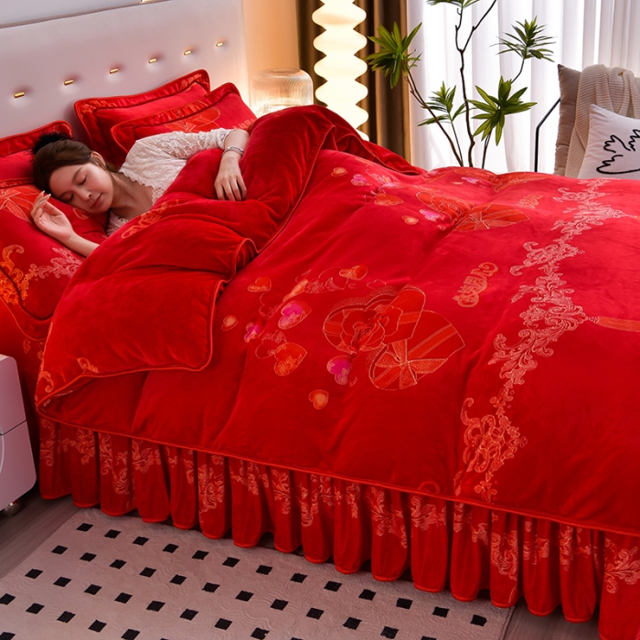 91家纺网 家纺一手货源 找家纺 贝诗梦 2022新款加厚230克9斤牛奶绒金貂绒四件套爱如火