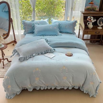 91家纺网 家纺一手货源 找家纺 星尚 2023新款全消光230g牛奶绒四件套-陌上花开静谧蓝