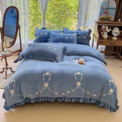 91家纺网 家纺一手货源 找家纺 星尚 2023新款全消光230g牛奶绒四件套-陌上花开轻奢蓝