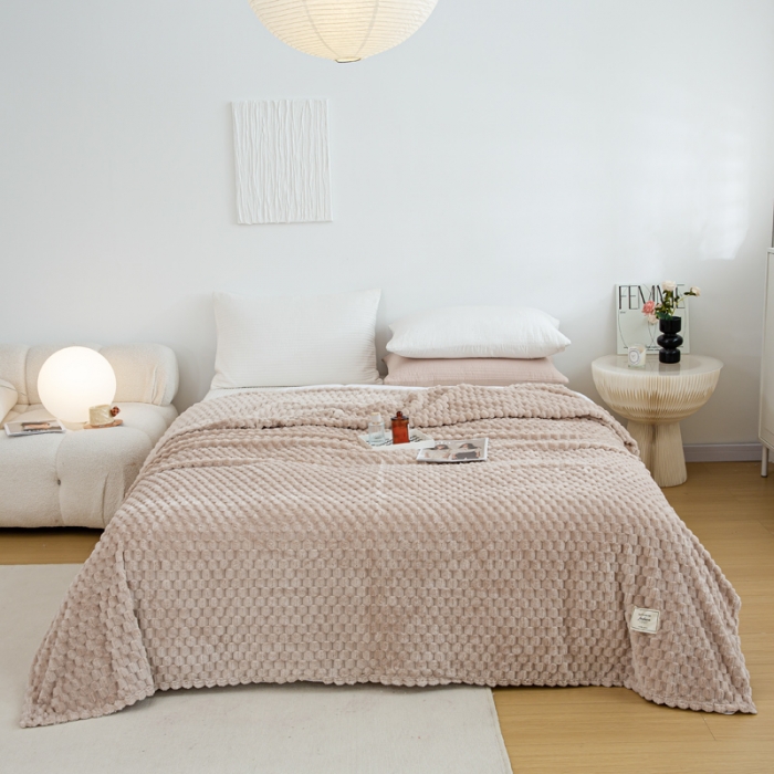 91家纺网 家纺一手货源 找家纺 羋多 2023年新款菠萝格提花毯子法莱绒云貂绒贴布毛毯 金龟绒-米咖