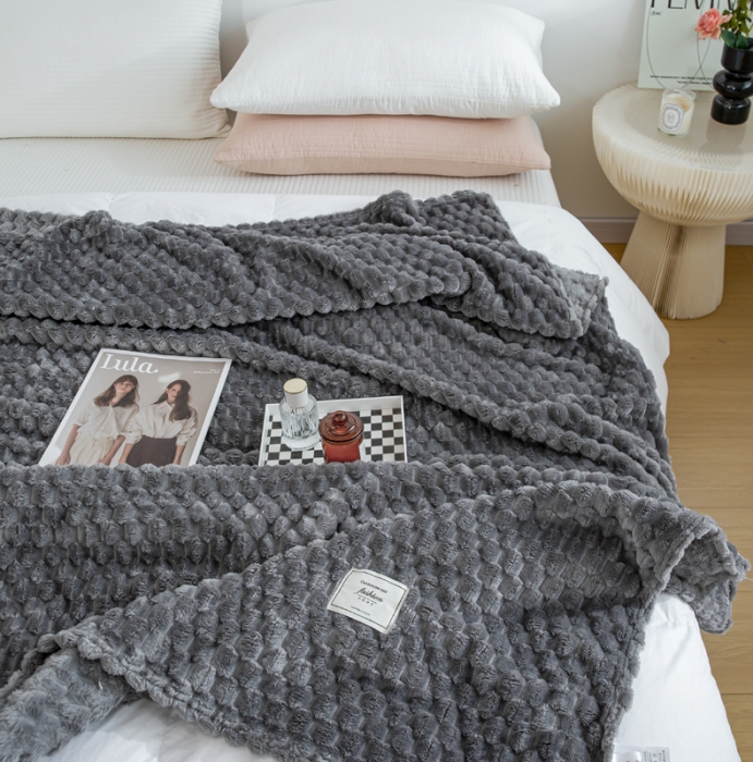 91家纺网 家纺一手货源 找家纺 羋多 2023年新款菠萝格提花毯子法莱绒云貂绒贴布毛毯 金龟绒-深灰