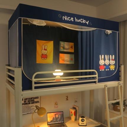 91家纺网 家纺一手货源 找家纺 夏彩 88576数码涂印学生上下铺三开门可伸缩拉链蚊帐 萌萌兔