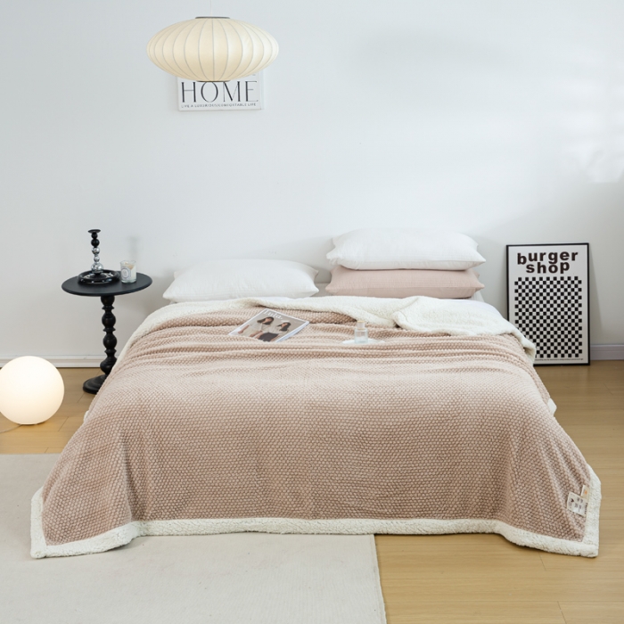 91家纺网 家纺一手货源 找家纺 羋多2023年新款AB版提花塔芙绒羊羔绒毯子舒棉绒毛毯 玫瑰绒-奶茶咖