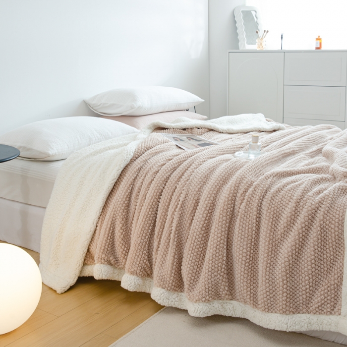 91家纺网 家纺一手货源 找家纺 羋多2023年新款AB版提花塔芙绒羊羔绒毯子舒棉绒毛毯 玫瑰绒-奶茶咖