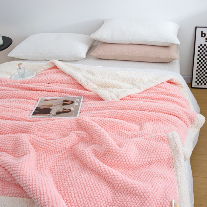 91家纺网 家纺一手货源 找家纺 羋多2023年新款AB版提花塔芙绒羊羔绒毯子舒棉绒毛毯 玫瑰绒-樱桃粉