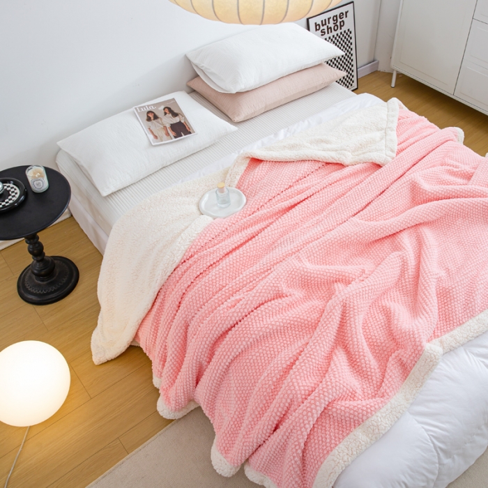 91家纺网 家纺一手货源 找家纺 羋多2023年新款AB版提花塔芙绒羊羔绒毯子舒棉绒毛毯 玫瑰绒-樱桃粉