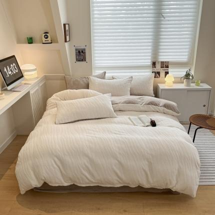 91家纺网 家纺一手货源 找家纺 丝羽坊 2023新款高克重3D立体雕花提花牛奶绒四件套单被套 简约-奶昔白