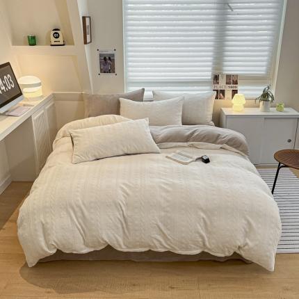 91家纺网 家纺一手货源 找家纺 丝羽坊 2023新款高克重3D立体雕花提花牛奶绒四件套单被套 唯美-奶昔白