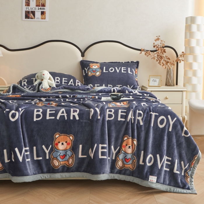 91家纺网 家纺一手货源 找家纺 雅萱 2024新款牛奶绒盖毯子毛毯午睡毯保暖加厚 love熊