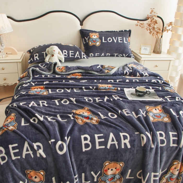 91家纺网 家纺一手货源 找家纺 雅萱 2024新款牛奶绒盖毯子毛毯午睡毯保暖加厚 love熊