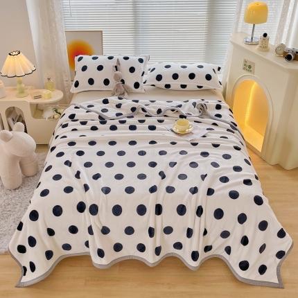 雅萱 2024新款牛奶绒盖毯子毛毯午睡毯保暖加厚 白波点