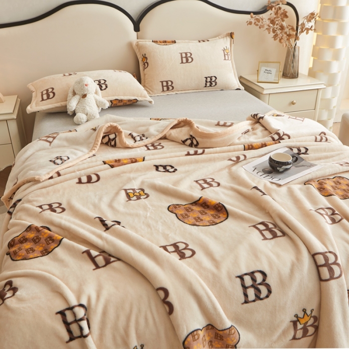 91家纺网 家纺一手货源 找家纺 雅萱 2024新款牛奶绒盖毯子毛毯午睡毯保暖加厚 宝莉熊