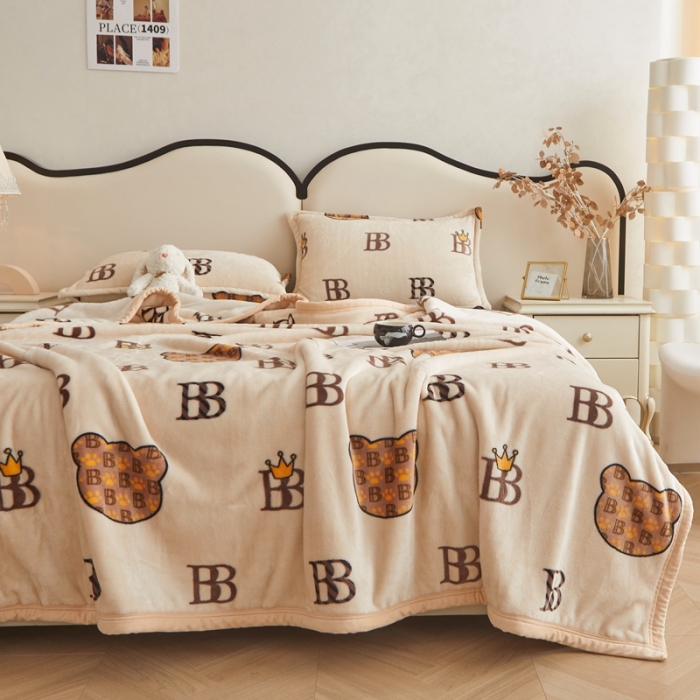 91家纺网 家纺一手货源 找家纺 雅萱 2024新款牛奶绒盖毯子毛毯午睡毯保暖加厚 宝莉熊