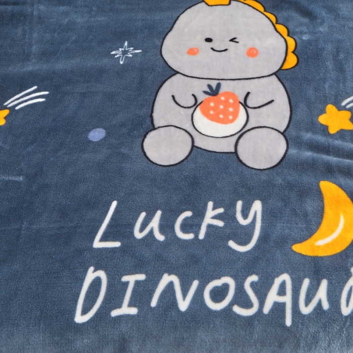 91家纺网 家纺一手货源 找家纺 雅萱 2024新款牛奶绒盖毯子毛毯午睡毯保暖加厚 草莓恐龙