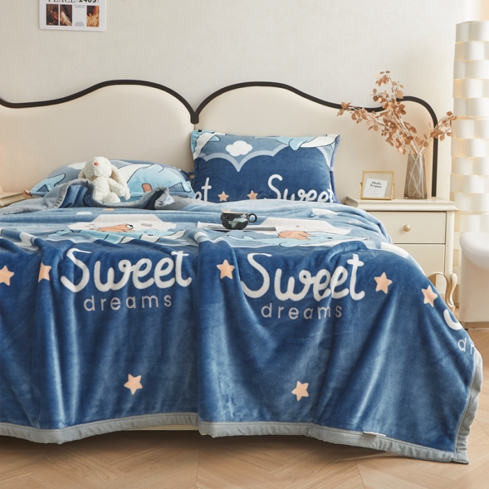 91家纺网 家纺一手货源 找家纺 雅萱 2024新款牛奶绒盖毯子毛毯午睡毯保暖加厚 海豚和熊