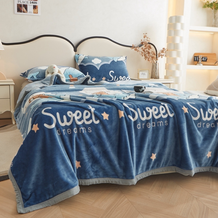 91家纺网 家纺一手货源 找家纺 雅萱 2024新款牛奶绒盖毯子毛毯午睡毯保暖加厚 海豚和熊