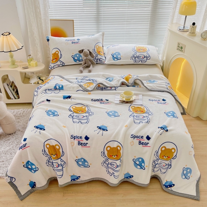 91家纺网 家纺一手货源 找家纺 雅萱 2024新款牛奶绒盖毯子毛毯午睡毯保暖加厚 宇航员