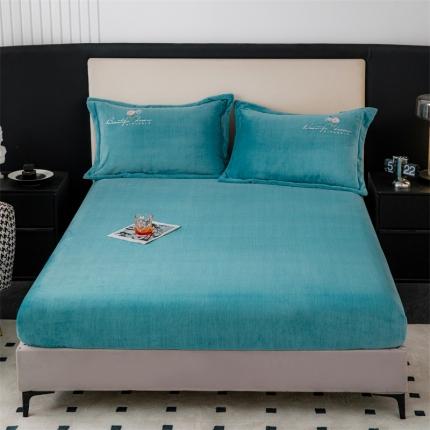 91家纺网 家纺一手货源 找家纺 （总）新款230克高克重肌理纹绣花牛奶绒单床笠