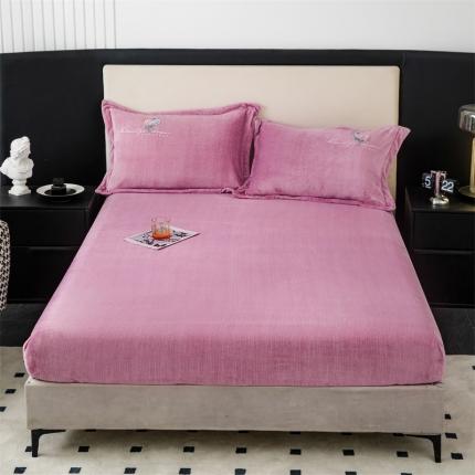 91家纺网 家纺一手货源 找家纺 （总）新款230克高克重肌理纹绣花牛奶绒单床笠