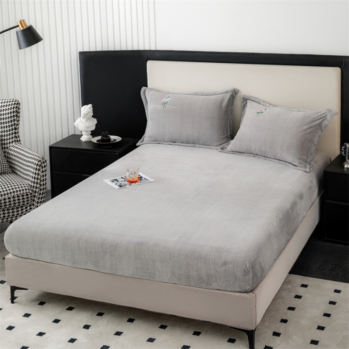 91家纺网 家纺一手货源 找家纺 （总）新款230克高克重肌理纹绣花牛奶绒单床笠