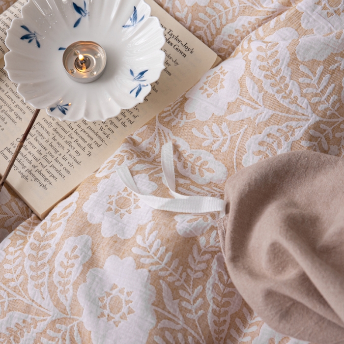 91家纺网 家纺一手货源 找家纺 安莱生活 2023新款双层纱基础款凤尾花语系列四件套 凤尾花语-卡其