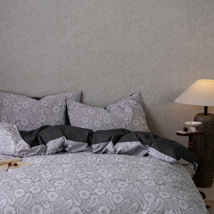 91家纺网 家纺一手货源 找家纺 安莱生活 2023新款双层纱基础款凤尾花语系列四件套 凤尾花语-深灰