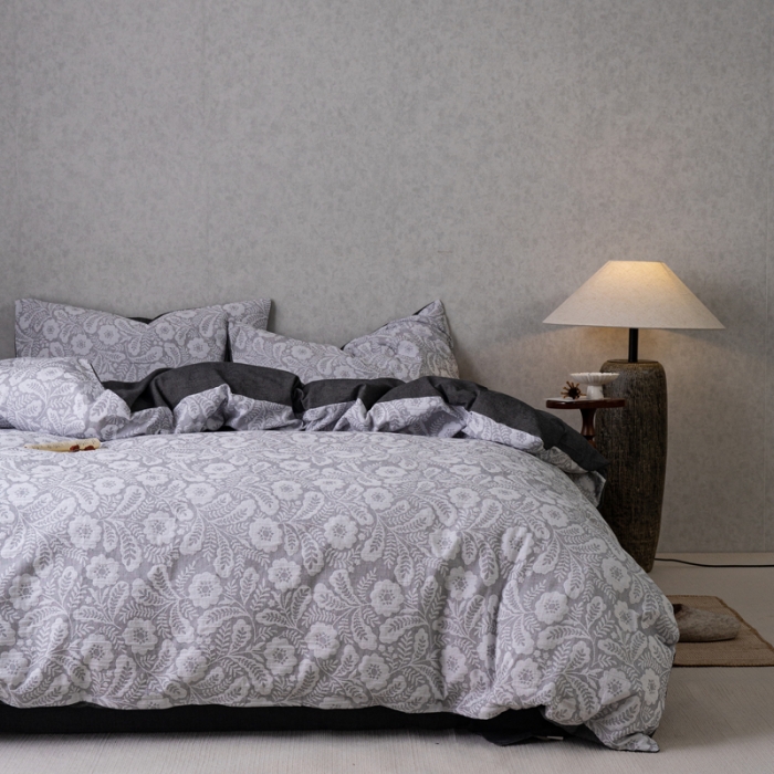 91家纺网 家纺一手货源 找家纺 安莱生活 2023新款双层纱基础款凤尾花语系列四件套 凤尾花语-深灰