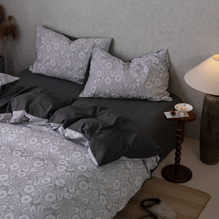 91家纺网 家纺一手货源 找家纺 安莱生活 2023新款双层纱基础款凤尾花语系列四件套 凤尾花语-深灰