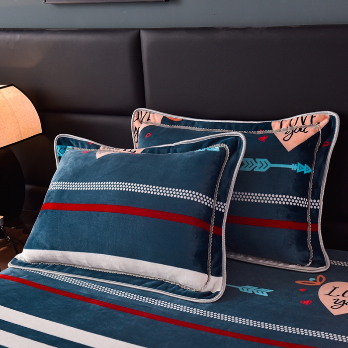 91家纺网 家纺一手货源 找家纺 芯诗曼2025新款8.5斤直播热款高克重牛奶绒法莱绒水晶金貂法莱绒四件套 爱心箭